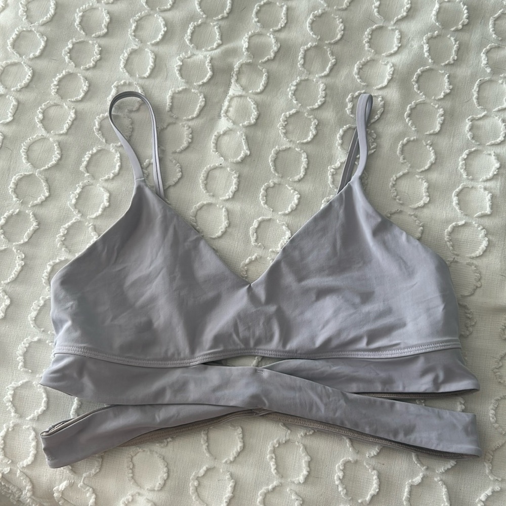 lululemon criss cross bra with adjustable straps